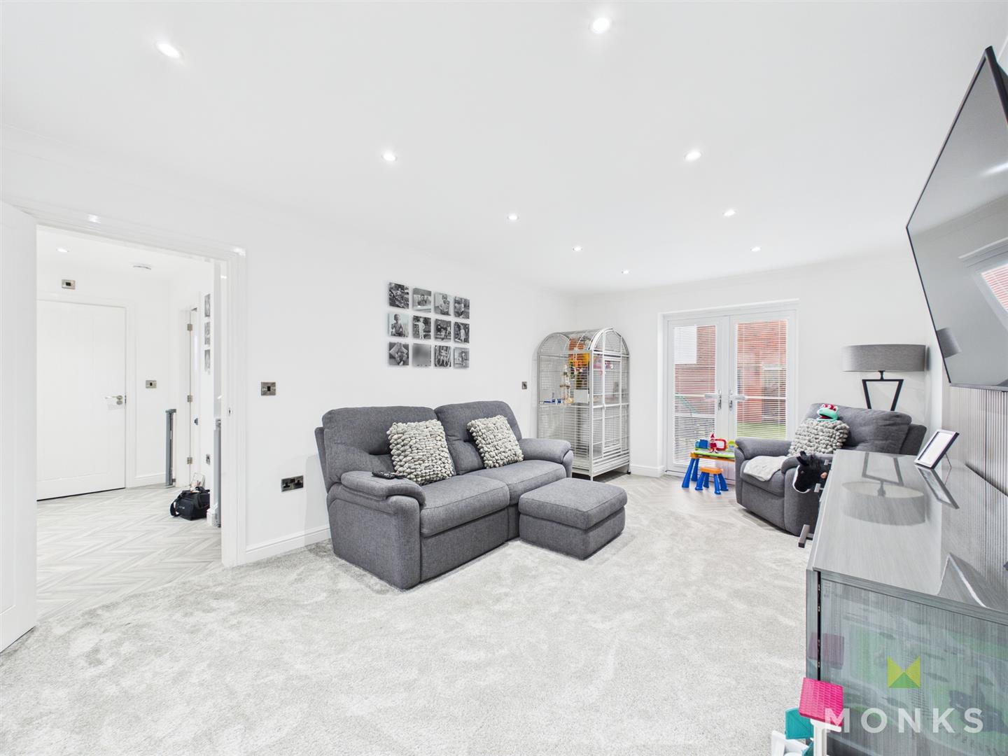 26 Hollands Drive, Oswestry, SY11 3FG For Sale